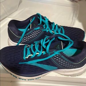 Brooks Ravenna 9 size 7 wide